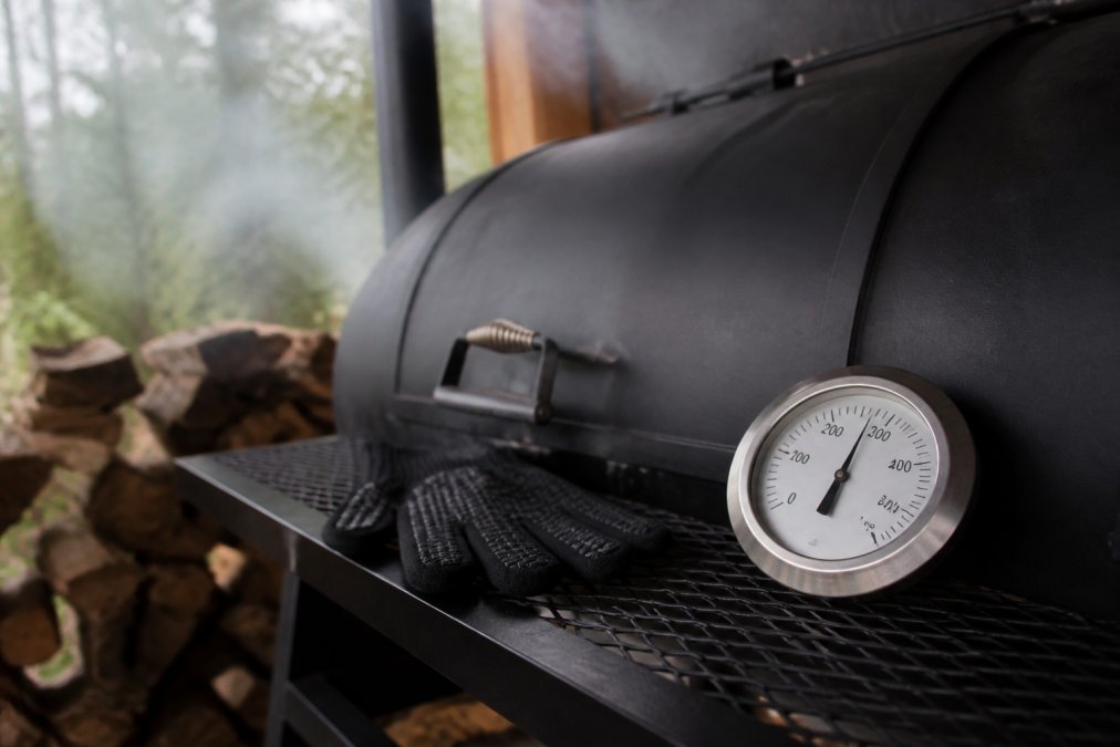 How to Maintain Steady Smoker Temperatures - Blowin' Smoke Cookers