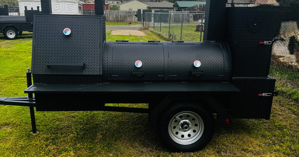 Custom-built BBQ smoker by Blowin' Smoke Cookers, Guthrie, Oklahoma