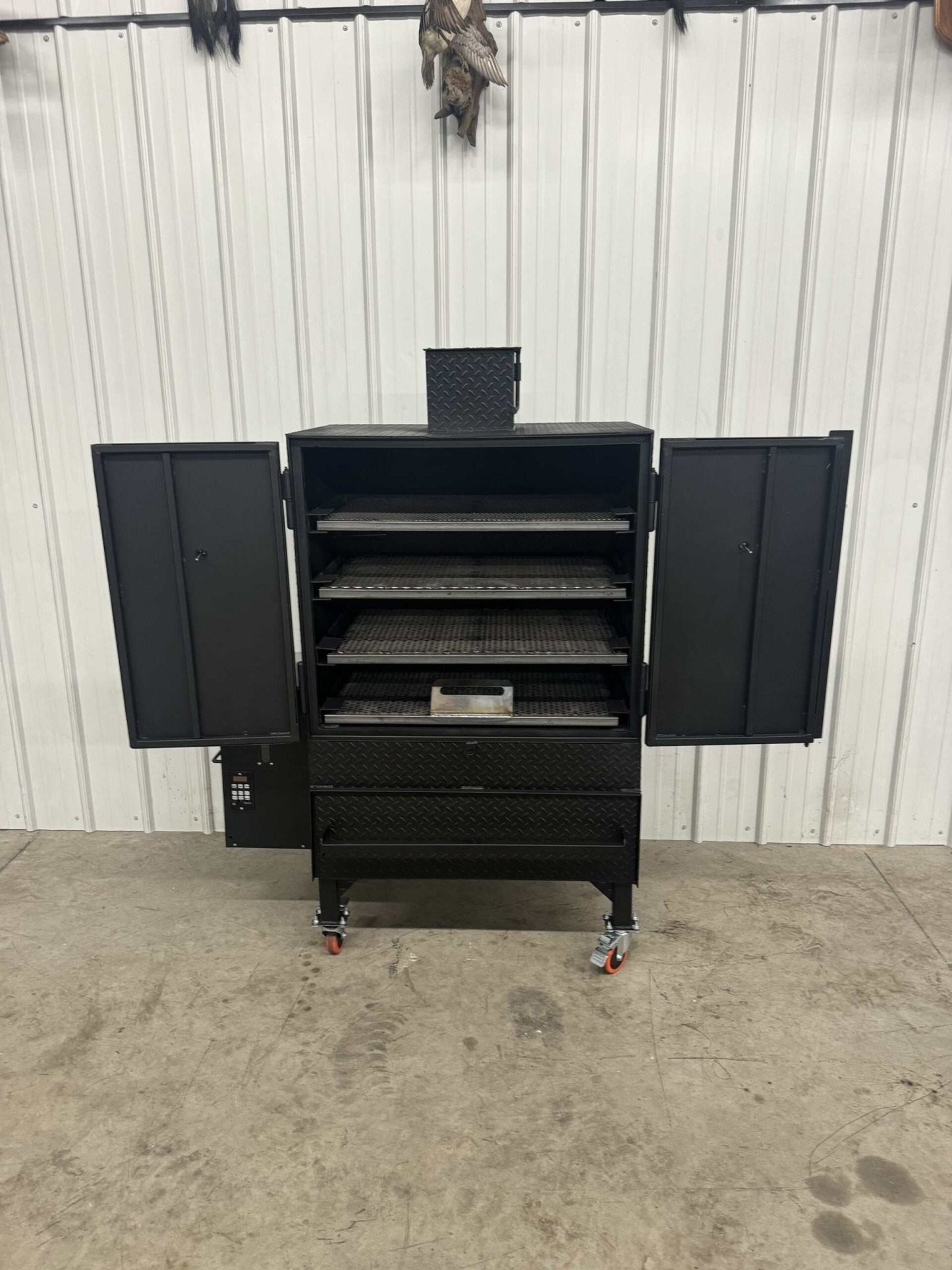 Pellet Smoker SNS Pellet Vault - Blowin' Smoke Cookers