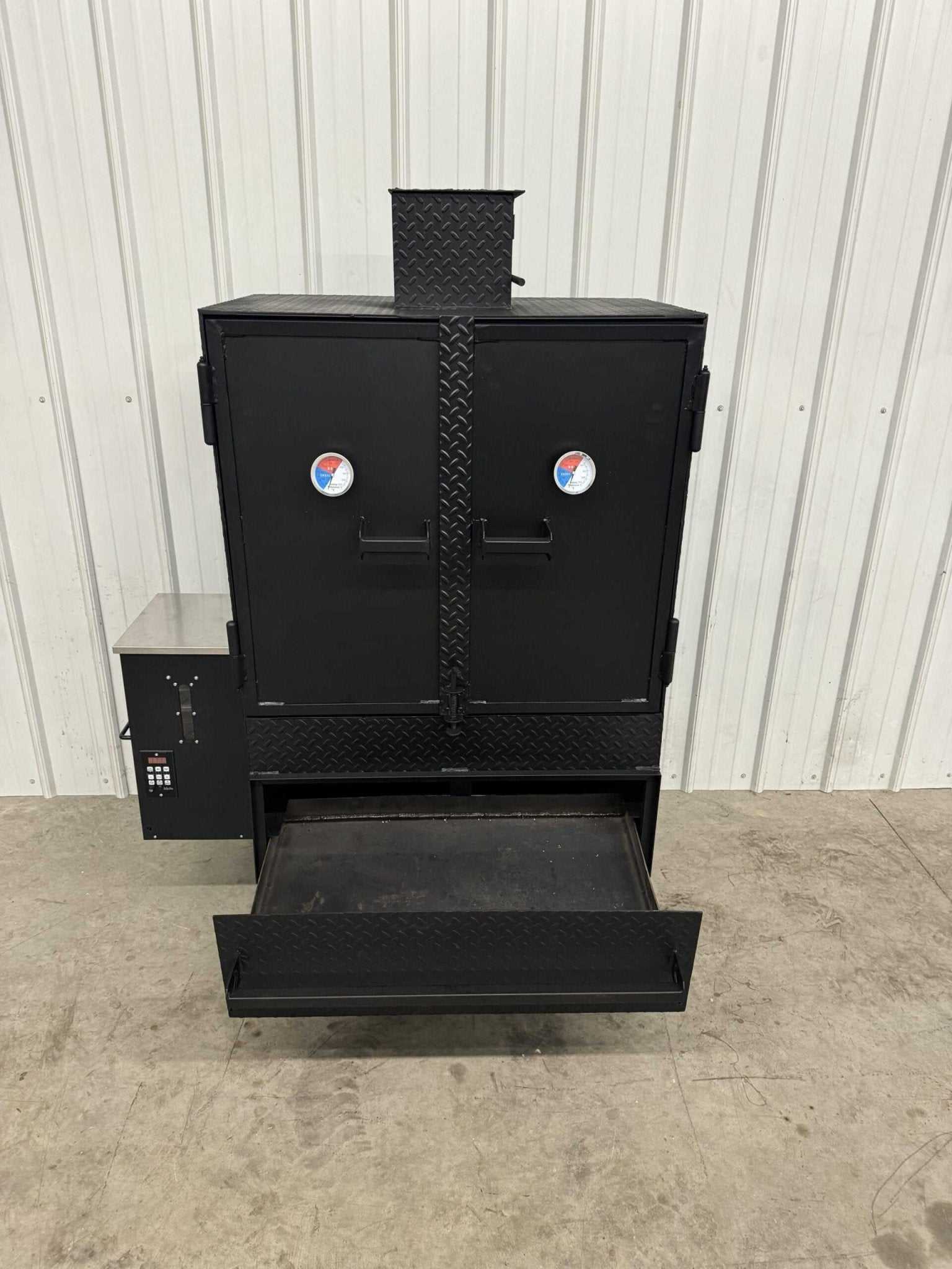 Pellet Smoker SNS Pellet Vault - Blowin' Smoke Cookers
